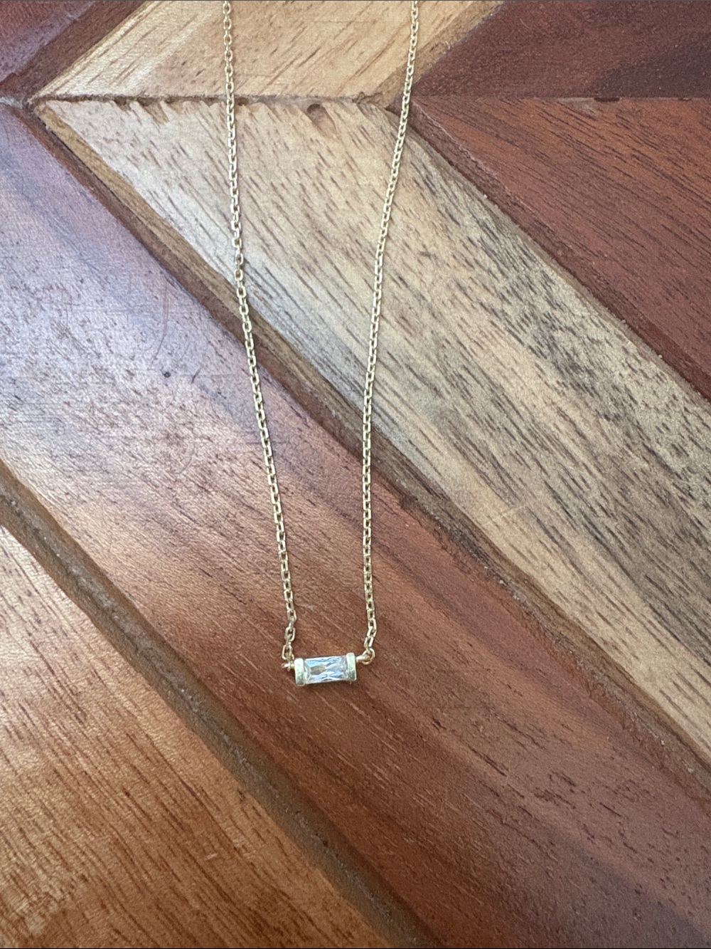 Kendra Scott necklace - Picture 2 of 3